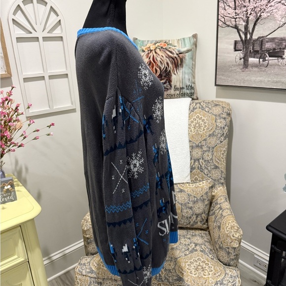 Gray and Blue Crewneck Sweater with Winter Motifs - Picture 6 of 6